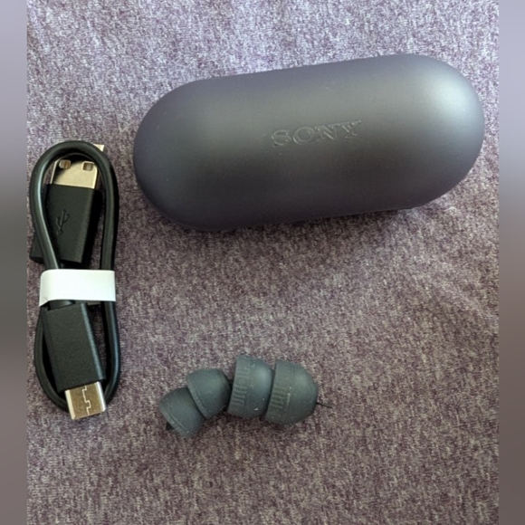 Sony WF-C500 Wireless Earbuds - Black - Picture 7 of 8